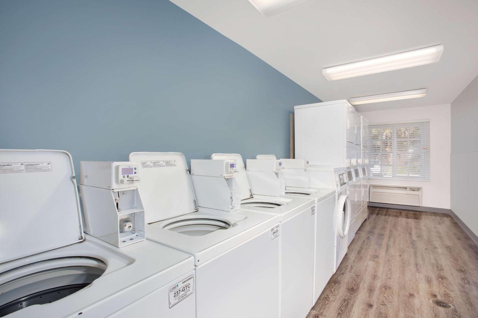 Extended Stay America Select Suites - Fort Myers - Northeast Экстерьер фото