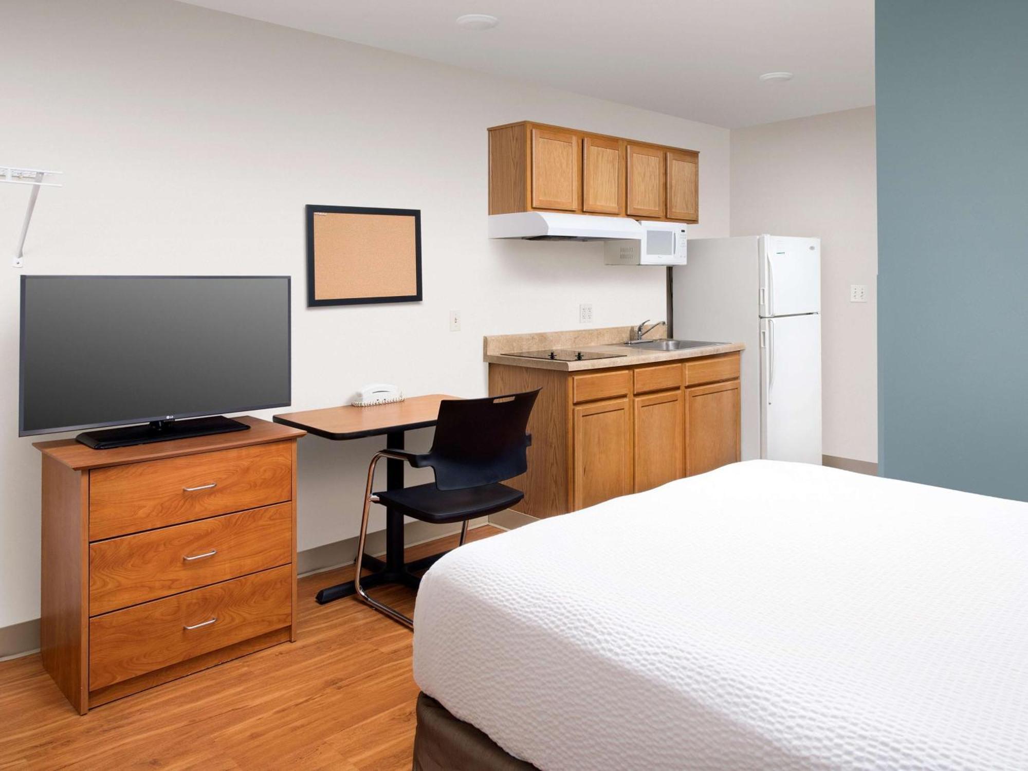 Extended Stay America Select Suites - Fort Myers - Northeast Экстерьер фото