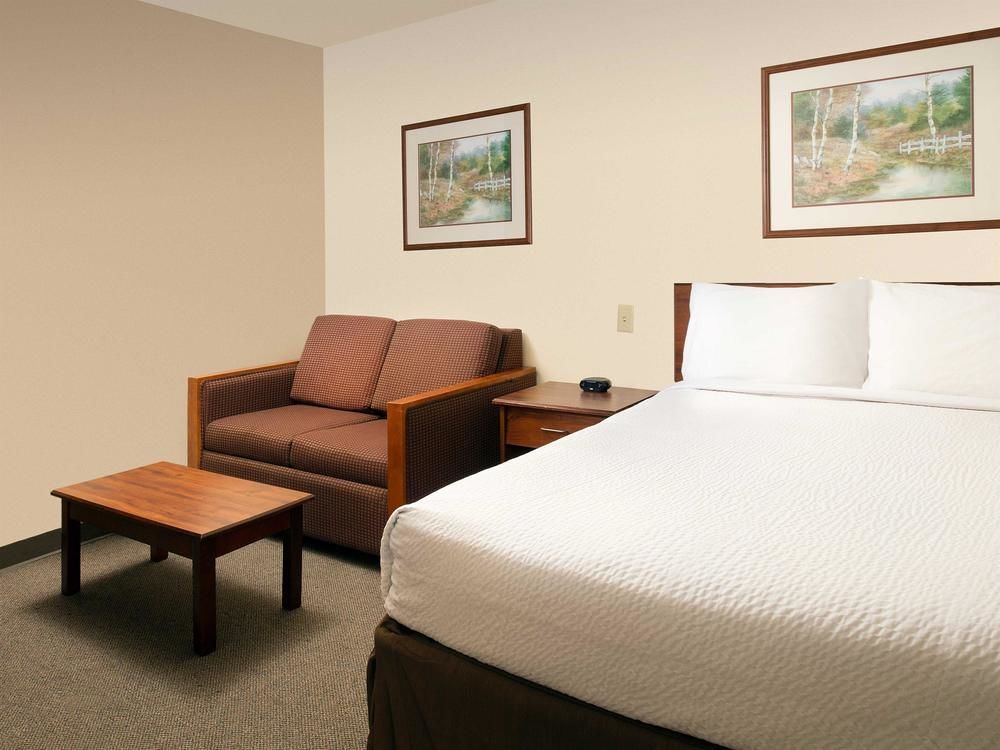 Extended Stay America Select Suites - Fort Myers - Northeast Экстерьер фото